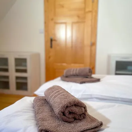 בקתה Traditional Deer With Sauna - Srnacie דולני קובין