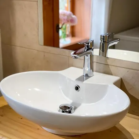 Chalet Traditional Deer With Sauna - Srnacie