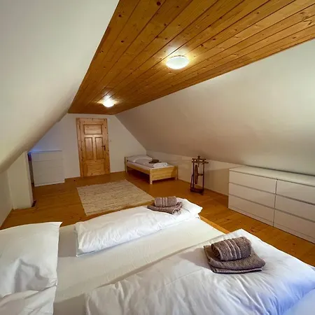 Chalet Traditional Deer With Sauna - Srňacie *