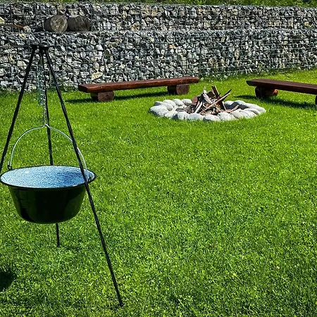 Traditional Deer With Sauna - Srnacie Alpstuga *