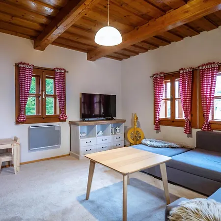 בקתה Traditional Deer With Sauna - Srnacie דולני קובין