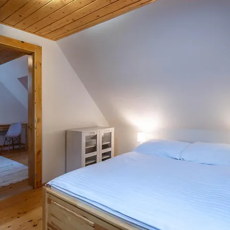 Chalet Traditional Deer With Sauna - Srňacie Dolny Kubin