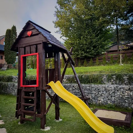 Traditional Deer With Sauna - Srňacie Chalet