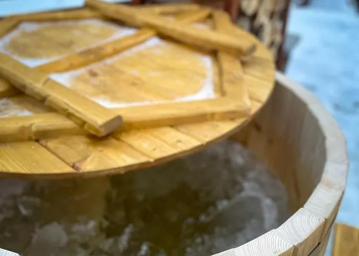 Traditional Deer With Sauna - Srnacie Дольни-Кубин