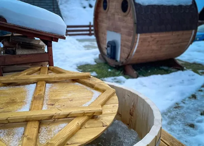 Traditional Deer With Sauna - Srnacie Шале