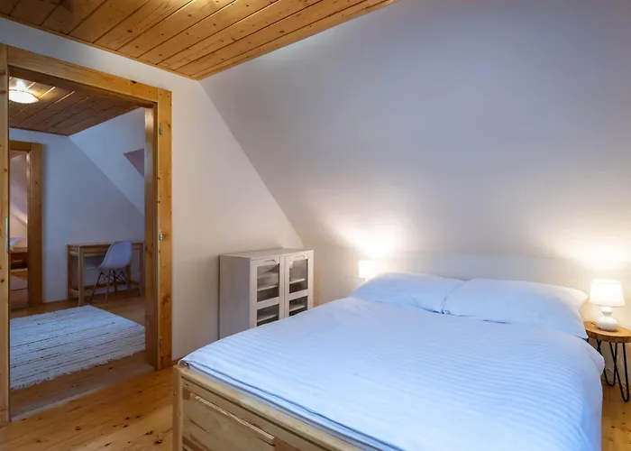 Шале Traditional Deer With Sauna - Srnacie Дольни-Кубин