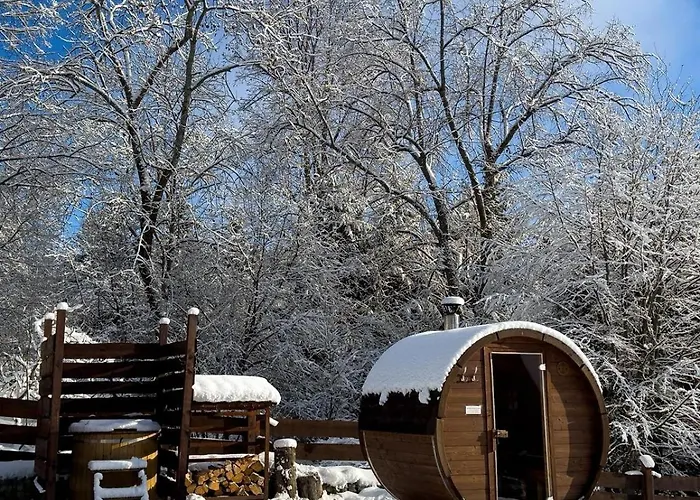 Traditional Deer With Sauna - Srnacie Шале Дольни-Кубин